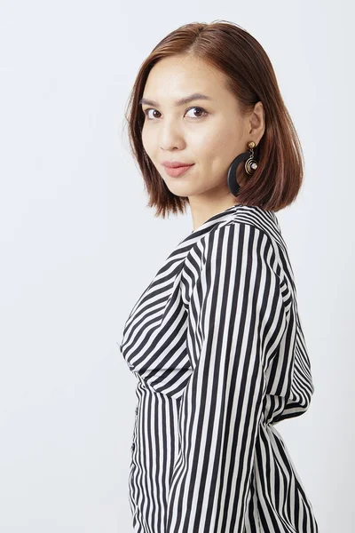 Mulher de negócios asiática bonita estúdio tiro — Fotografia de Stock