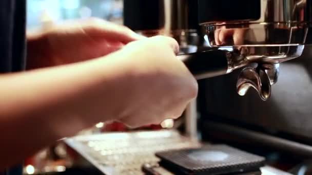 Kaffeemaschine Aktion Barista Stellenbeschreibung — Stockvideo
