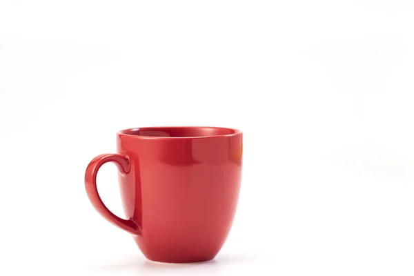 Kubek ceramiczny czerwony na białym tle — Zdjęcie stockowe