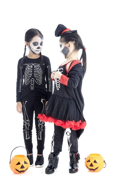 Azji dzieci z twarzy farby i kostiumy na Halloween — Zdjęcie stockowe