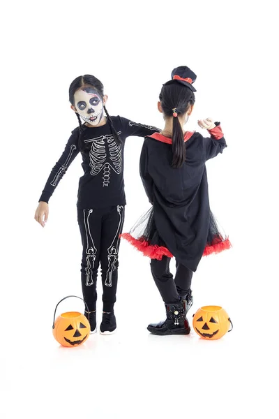 Asiatiska barn med Face-Paint och Halloween kostymer — Stockfoto