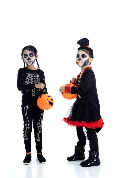 Азіатські діти з обличчям-фарба і Хеллоуїн костюми — стокове фото
