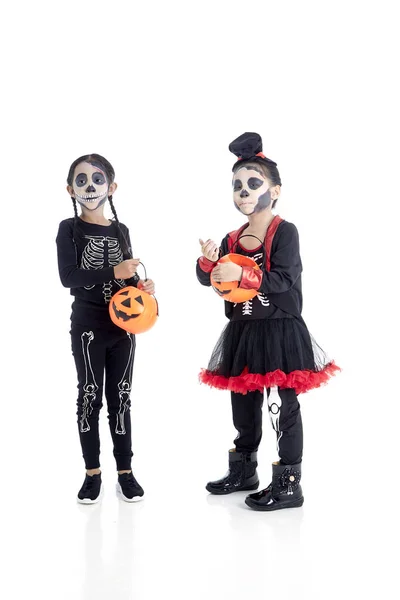 Asiatiska barn med Face-Paint och Halloween kostymer — Stockfoto