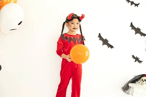 Halloween Party Girl Devil hemma — Stockfoto