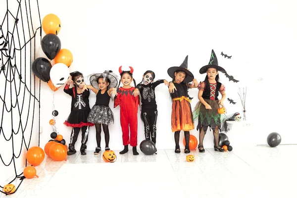 Halloween party little children at home — Stock Photo, Image