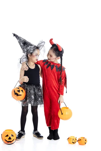 Ásia menina com rosto-pintura no halloween — Fotografia de Stock