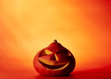 Gece korkutucu ile Halloween kabak