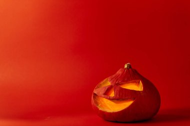 Gece korkutucu ile Halloween kabak