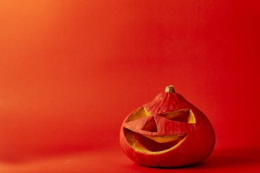 Gece korkutucu ile Halloween kabak