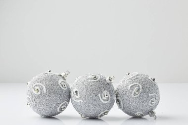 3 Noel topları glitter çizgili temizleyin