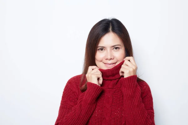 Retrato de mujer en un suéter rojo — Foto de Stock