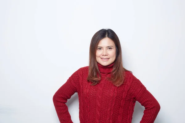 Retrato de mujer en un suéter rojo — Foto de Stock
