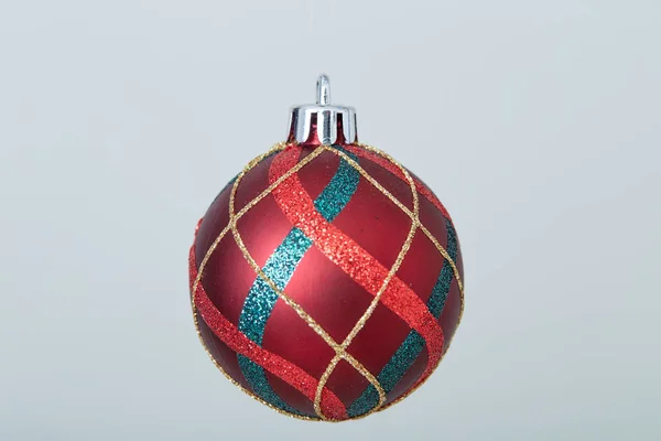 Brinquedo vermelho de vidro de decoração de um Natal — Fotografia de Stock