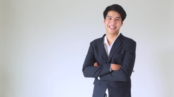 Feliz Joven Guapo Sonriente Tailandés Hombre Negocios Oficina — Vídeo de stock