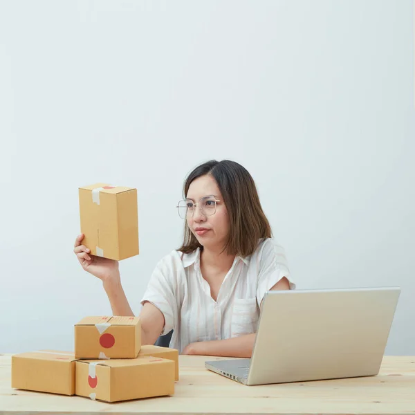 Asiatico Ragazza Freelancer Affari Privato Lavoro Casa Ufficio Con Tenere — Foto Stock