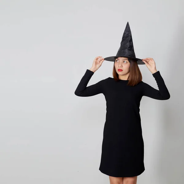 Jeune Femme Asiatique Chapeau Robe Comme Une Sorcière Pour Fête — Photo