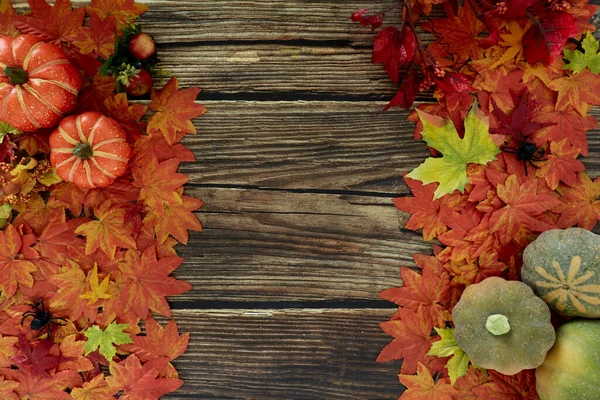 Cadre Feuilles Automne Citrouilles Vieux Fond Bois Avec Espace Copie — Photo