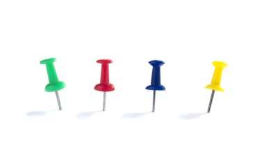 Beyaz arka plan üzerinde izole pimleri göster