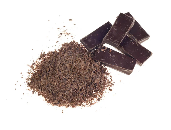 Rendelenmiş çikolata ve beyaz arka plan üzerinde izole bar çikolata