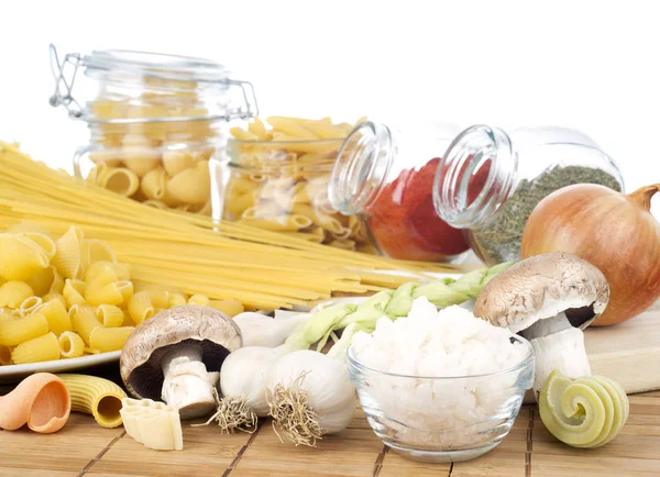 Pasta Italiana Macarrones Aislada Sobre Fondo Blanco — Foto de Stock