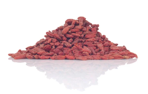 Bagas Goji Secas Vermelhas Wolfberry Isoladas Branco — Fotografia de Stock