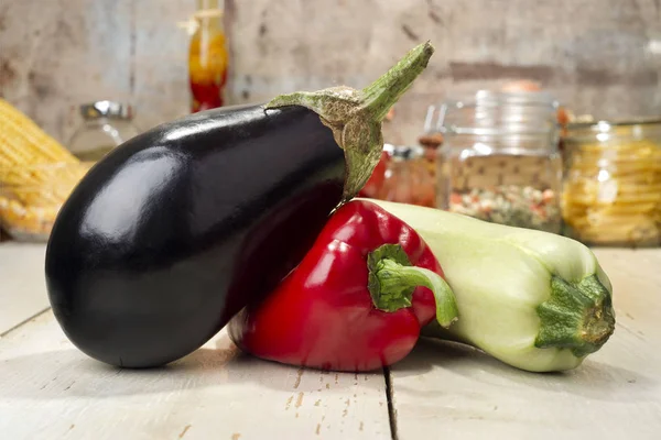 Gemüse Auf Einem Holztisch — Stockfoto