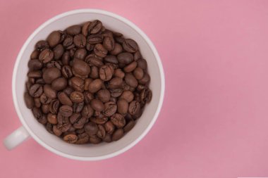 kahve tohumlar renkli bir arka plan üzerinde