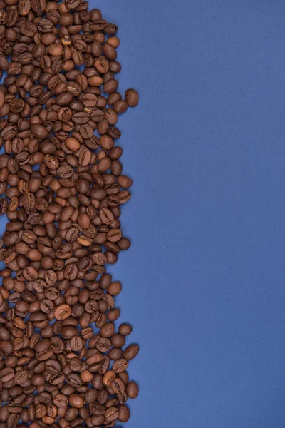 kahve tohumlar renkli bir arka plan üzerinde