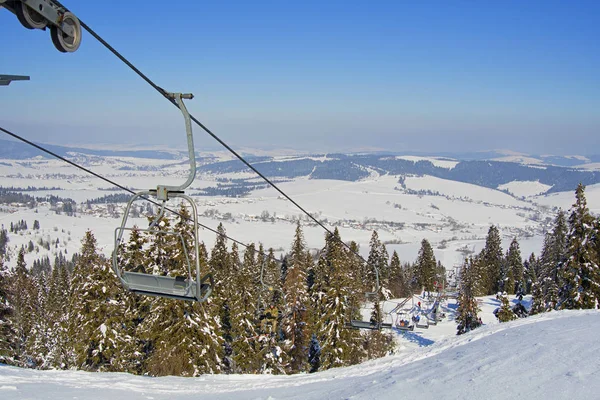 Skiërs Lift Bergen — Stockfoto