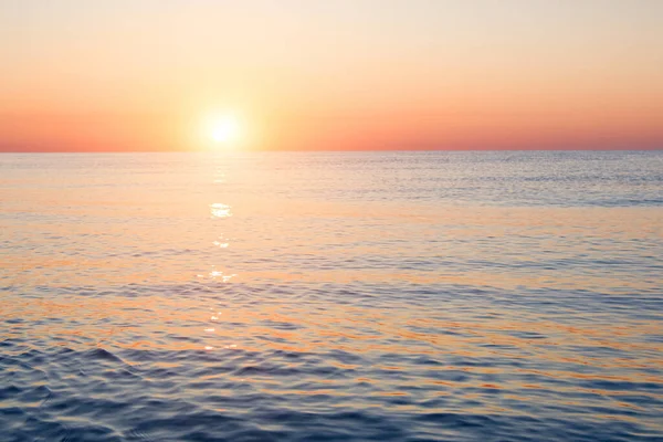 Apus Soare Luminos Soare Galben Mare Sub Suprafața Mării — Fotografie, imagine de stoc
