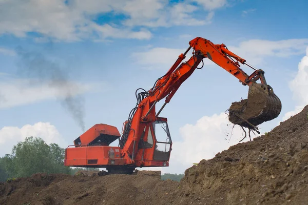 Bouw Van Een Beschermende Dam Bij Rivier Dnjestr — Stockfoto