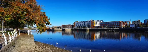 Limerick City Skyline Irland Schöne Kalk Stadtbild Über Dem Fluss — Stockfoto