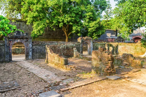 Vista Ruínas Edifícios Antigos Túmulo Real Duc Hue Vietnã Hue — Fotografia de Stock