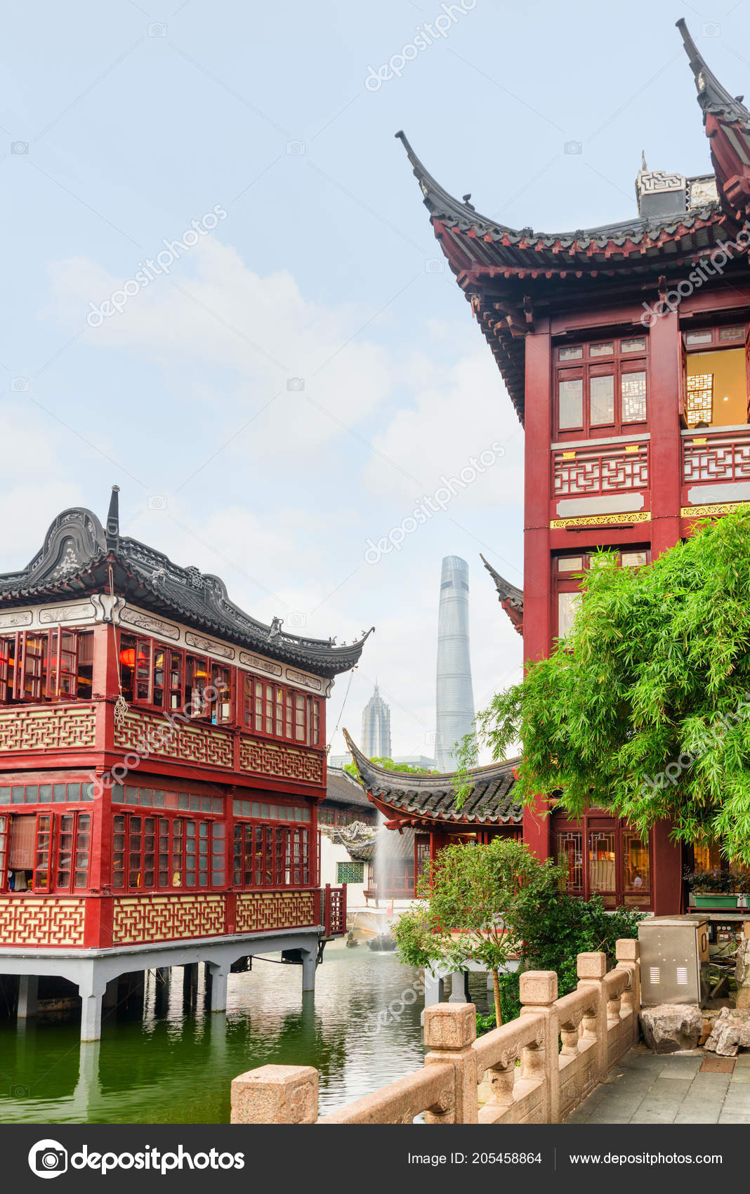 Beautiful Traditional Red Wooden Chinese Buildings Yuyuan Garden