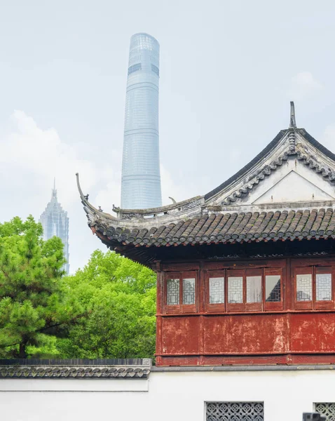 Gökdelenler Shanghai Geleneksel Çince Siyah Eğri Yukarı Çatı Old City — Stok fotoğraf