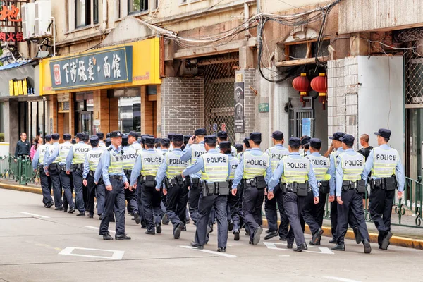 Shanghai China October 2017 Policemen Walking Street Downtown Shanghai Bund — Stock Photo, Image