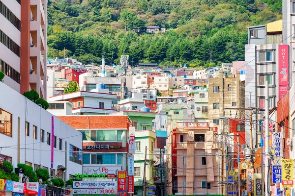 韩国釜山 2017年10月7日 釜山五颜六色的房子 美丽的阳光景观 — 图库照片