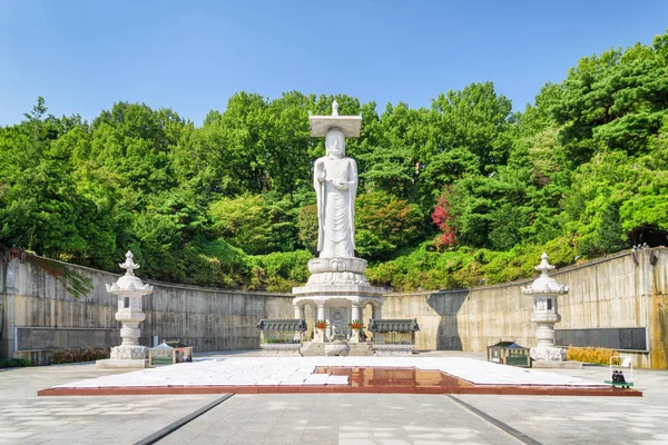 Buddha Statue Green Trees Background Bongeunsa Temple Gangnam District Seoul — Stock Photo, Image