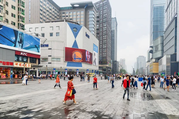 Chengdu China September 2017 Asian Tourists Residents Walking Pedestrian Street — Stock Photo, Image