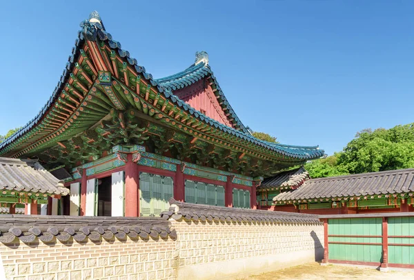 Escénica Vista Seonjeongjeon Hall Con Increíble Techo Azulejos Azules Palacio —  Fotos de Stock