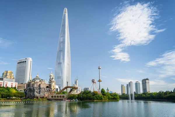 Wonderful Lake Green Trees Scenic Park Downtown Seoul South Korea — Stock Photo, Image