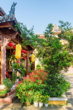 Hoi bir (Hoian), Vietnam - 11 Nisan 2018: Doğal Bahçe Hoi An antik şehirdeki Phap Bao Tapınağı. Hoi bir (Hoian) Asya'nın popüler bir turistik yer.