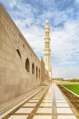 Muscat 'daki Sultan Qaboos büyük camii minaresi, Umman