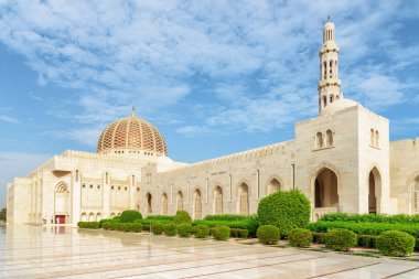 Avlu, Umman Sultan Qaboos büyük Camii görünümü