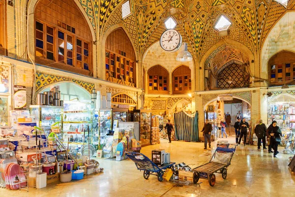 Vidunderlig persisk arkitektur af den store basar, Teheran, Iran - Stock-foto