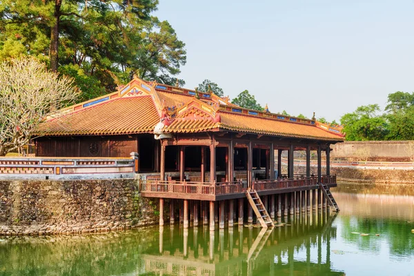 Úžasný pohled Xung Khiem pavilonu, Tu Duc hrobka — Stock fotografie
