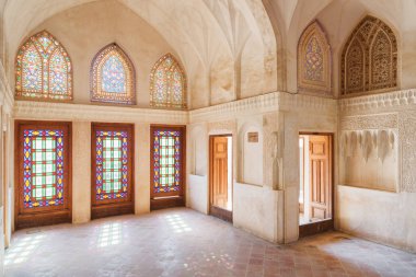 Geleneksel renkli İran vitray pencereler. : Kashan, Iran