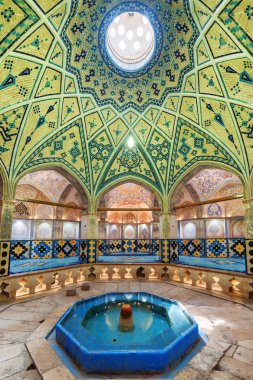 Sekizgen soyunma salonu havuzlu. Sultan Amir Ahmad Bathhouse
