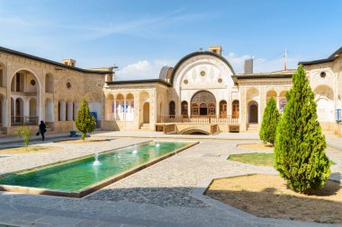 Courtyard Tabatabaei tarihi evi adlı muhteşem görünümü