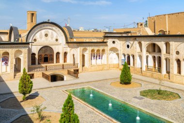 Avlunun Tabatabaei tarihi evi, şaşırtıcı Üstten Görünüm